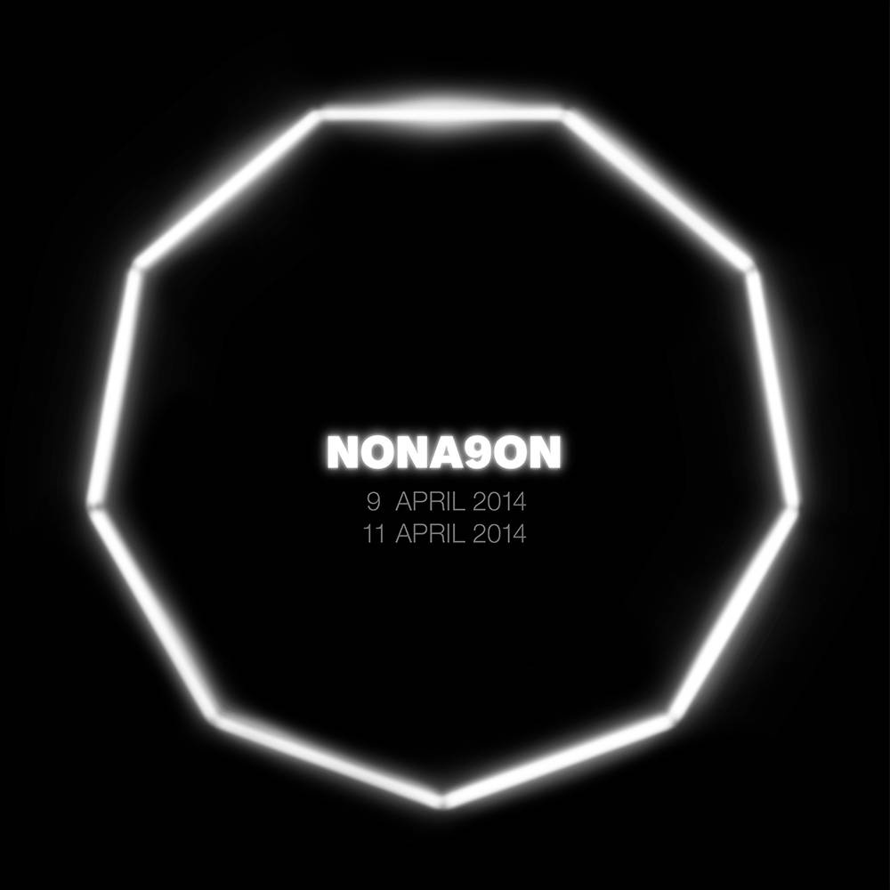 Bức hình bí ẩn đúng phong cách của nhà YG. Ảnh: YG-Lite