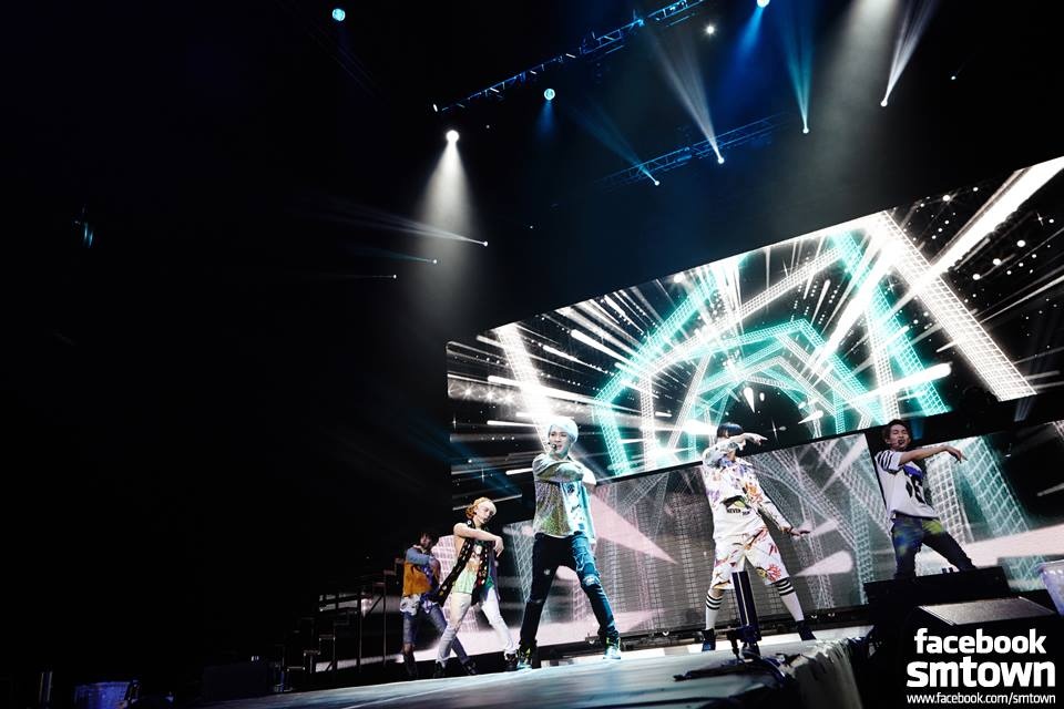 Shawol ở Mexico đã có một đêm cuồng nhiệt, khi hát và nhảy theo khi SHINee biểu diễn các ca khúc quen thuộc như Replay, Juliette, Lucifer, Ring Ding Dong. Nhóm cũng hát ca khúc Macarena dành tặng fan