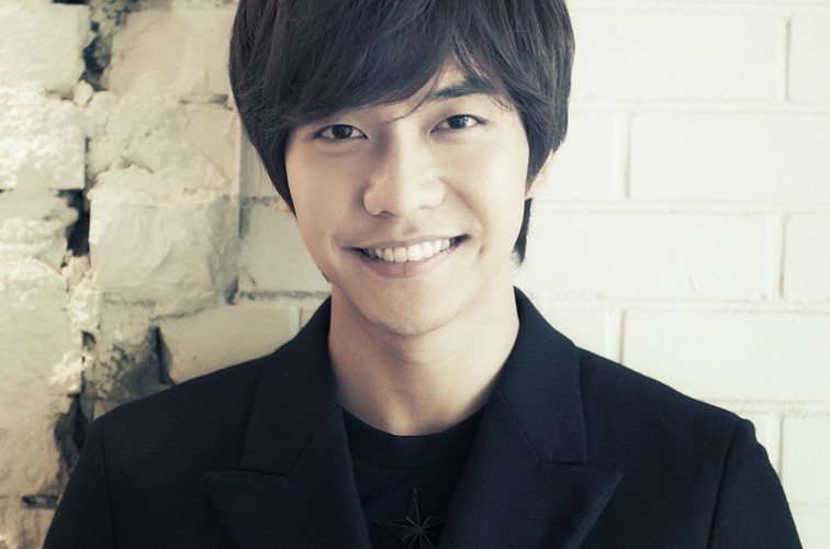 Xếp thứ 7 là Lee Seung Gi, nhận 5 phiếu. Phim mới nhất là Gu Family Book (2013), King 2 Heart (2012).