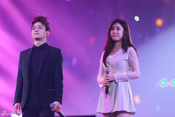 Chen song ca cùng ca sĩ Trung Quốc Zhang Li Yin bài Breath. Ảnh: facebook