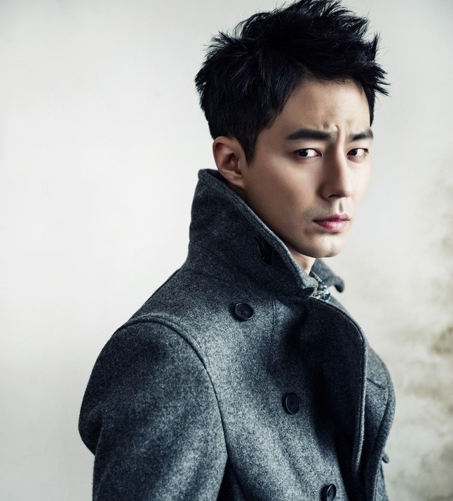 So với năm ngoái, Jo In Sung bị rớt hạng, nhưng anh vẫn nằm trong Top 5 với 10 phiếu. Vai diễn gần nhất của