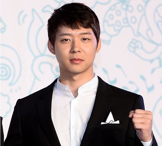 Park Yoo Chun xếp thứ 9, với 4 phiếu. Phim mới nhất là Three Days (2014), I Miss You (2012), Rooftop Prince (2012).