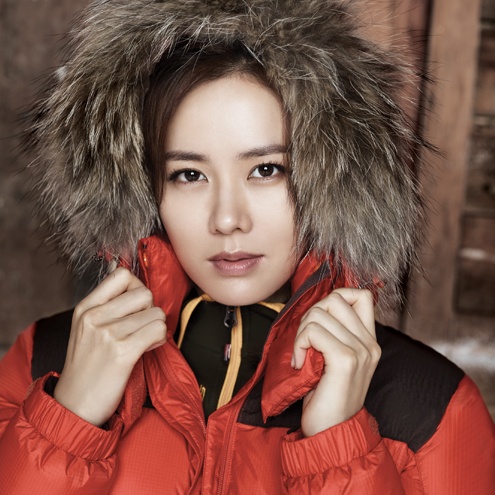 Son Ye Jin nhận 2 phiếu, xếp vị trí thứ 10. Phim truyền hình gần nhất là Shark (2013).