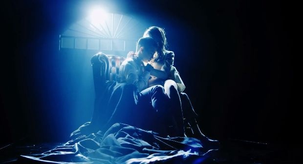 Jay Park sexy mo am ben ban dien nu hinh anh