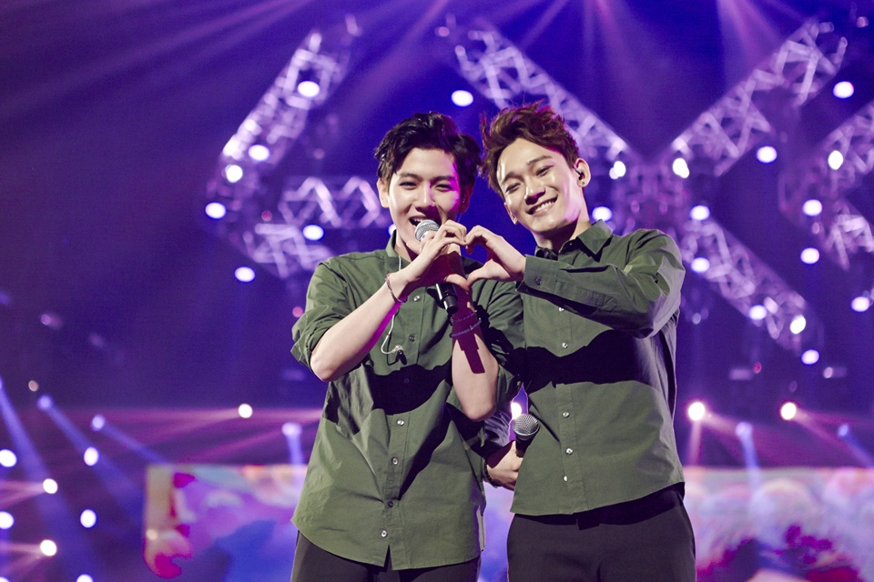 EXO nha hang, SM di kien hinh anh