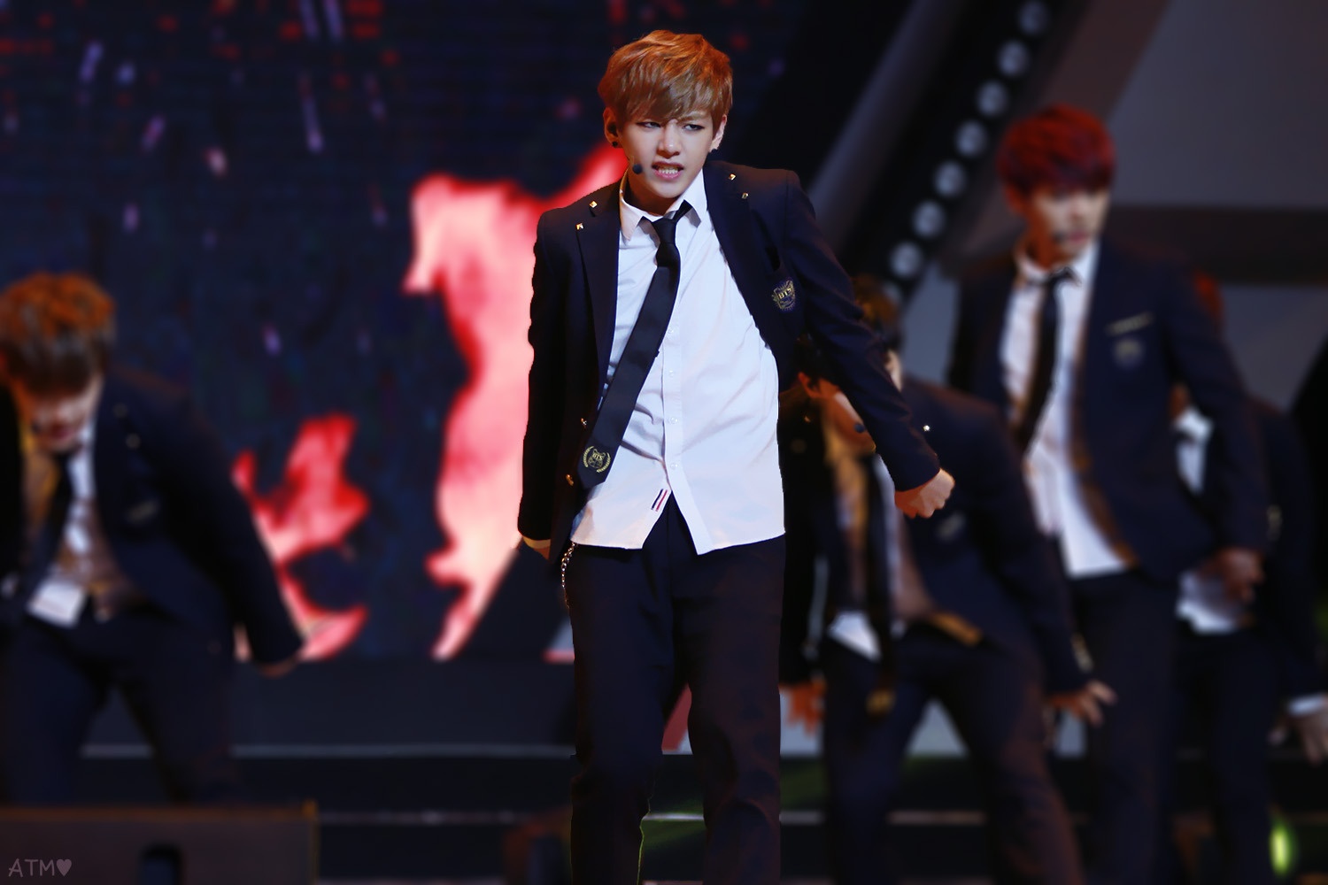 BTS bieu dien Boy in Luv - V-Chart Awards hinh anh