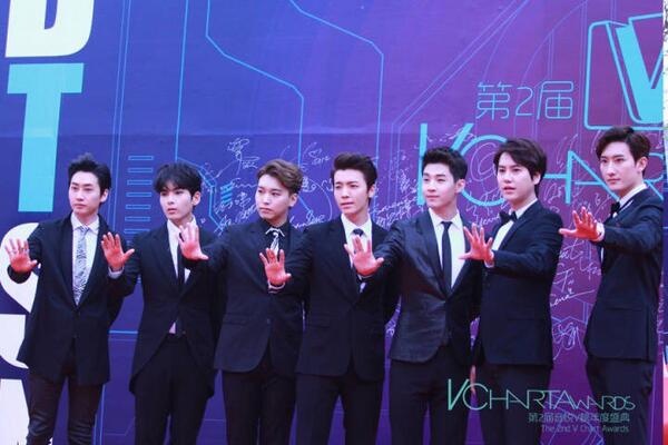 Super Junior-M trên thảm đỏ. Ảnh: Vchart