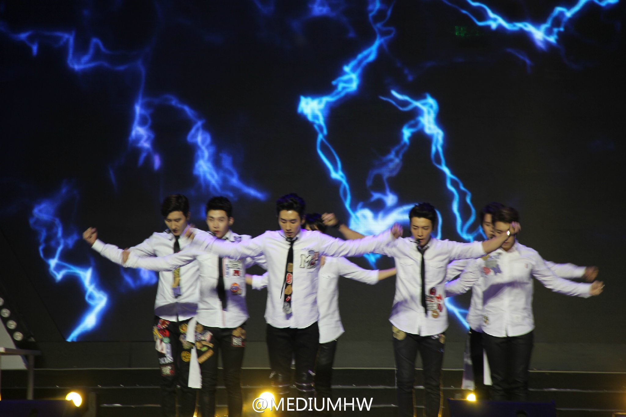 Super Junior-M bieu dien Break Down + Swing - V-Chart Awards hinh anh
