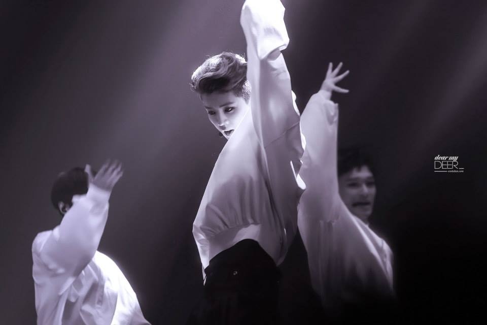 EXO đã đốt nóng sân khấu bằng màn trình diễn hoàn hảo, Ảnh: dearmydeer