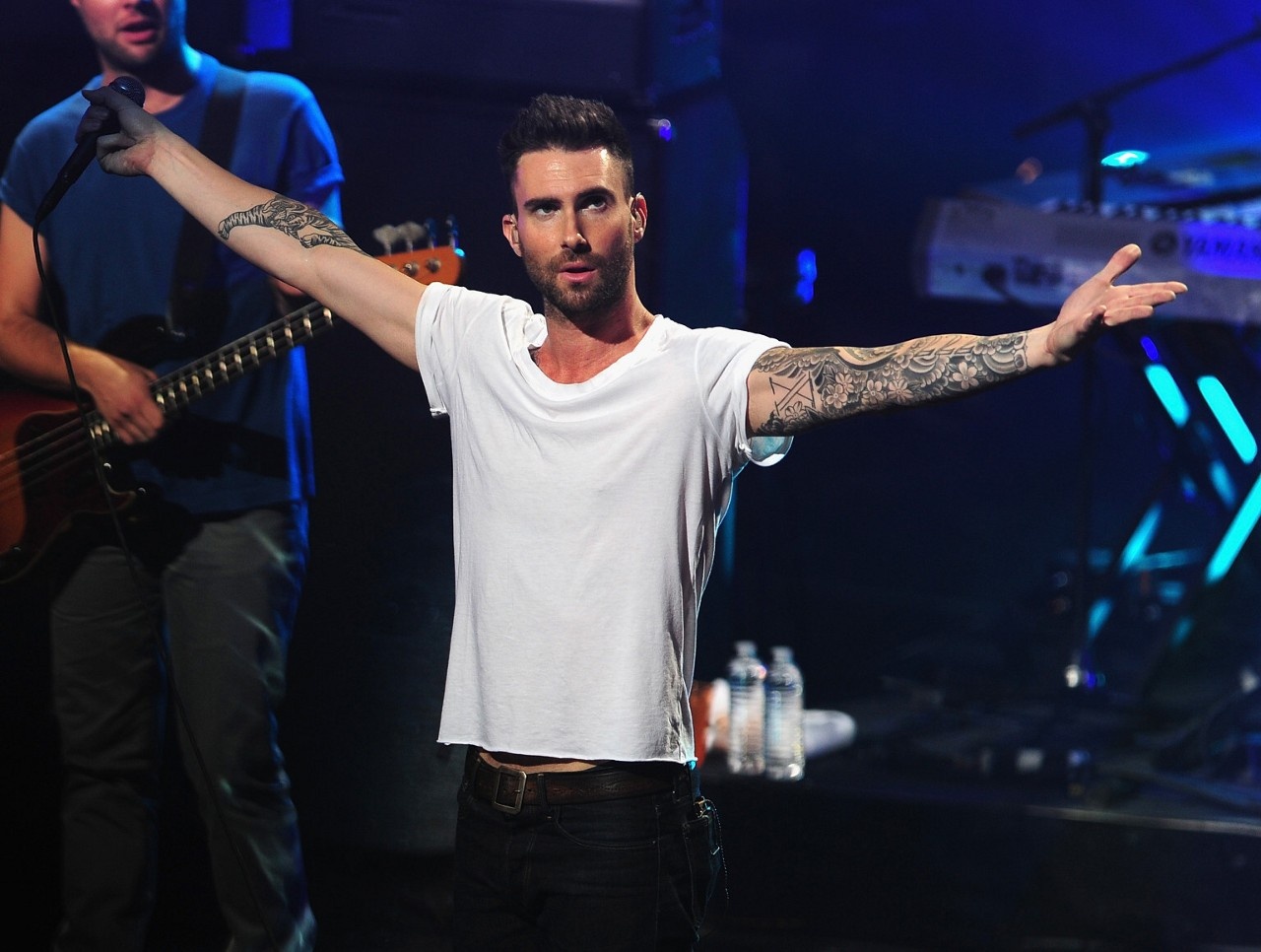 Payphone - Maroon 5 hinh anh