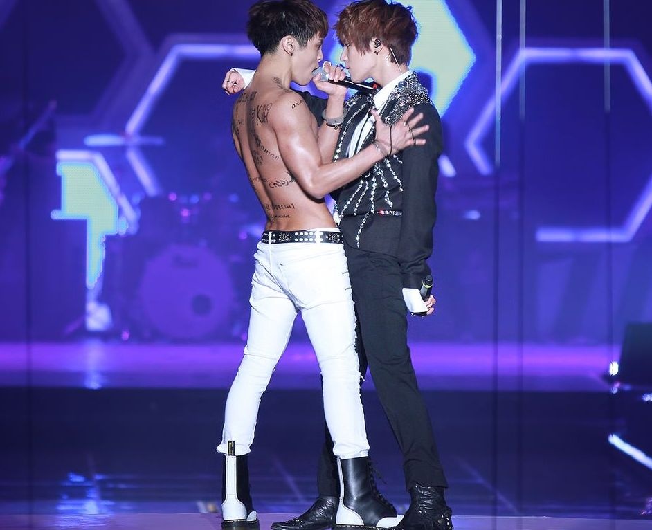 Internet War (fancam) - Jonghyun ft. Taemin SHINee hinh anh