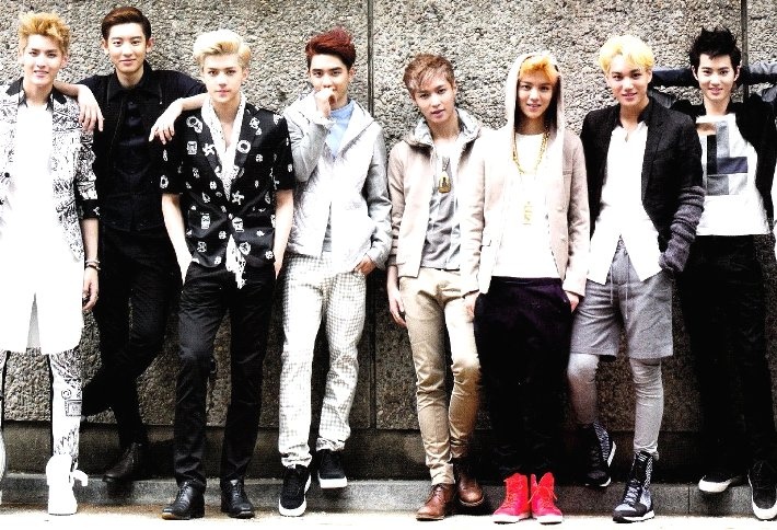 EXO bat ngo tuyen bo tro lai sau tham hoa chim tau hinh anh