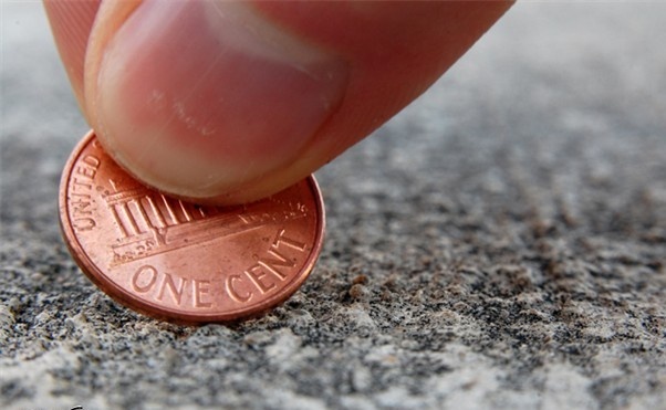 Nhân Mã nhặt được tiền đánh rơi.