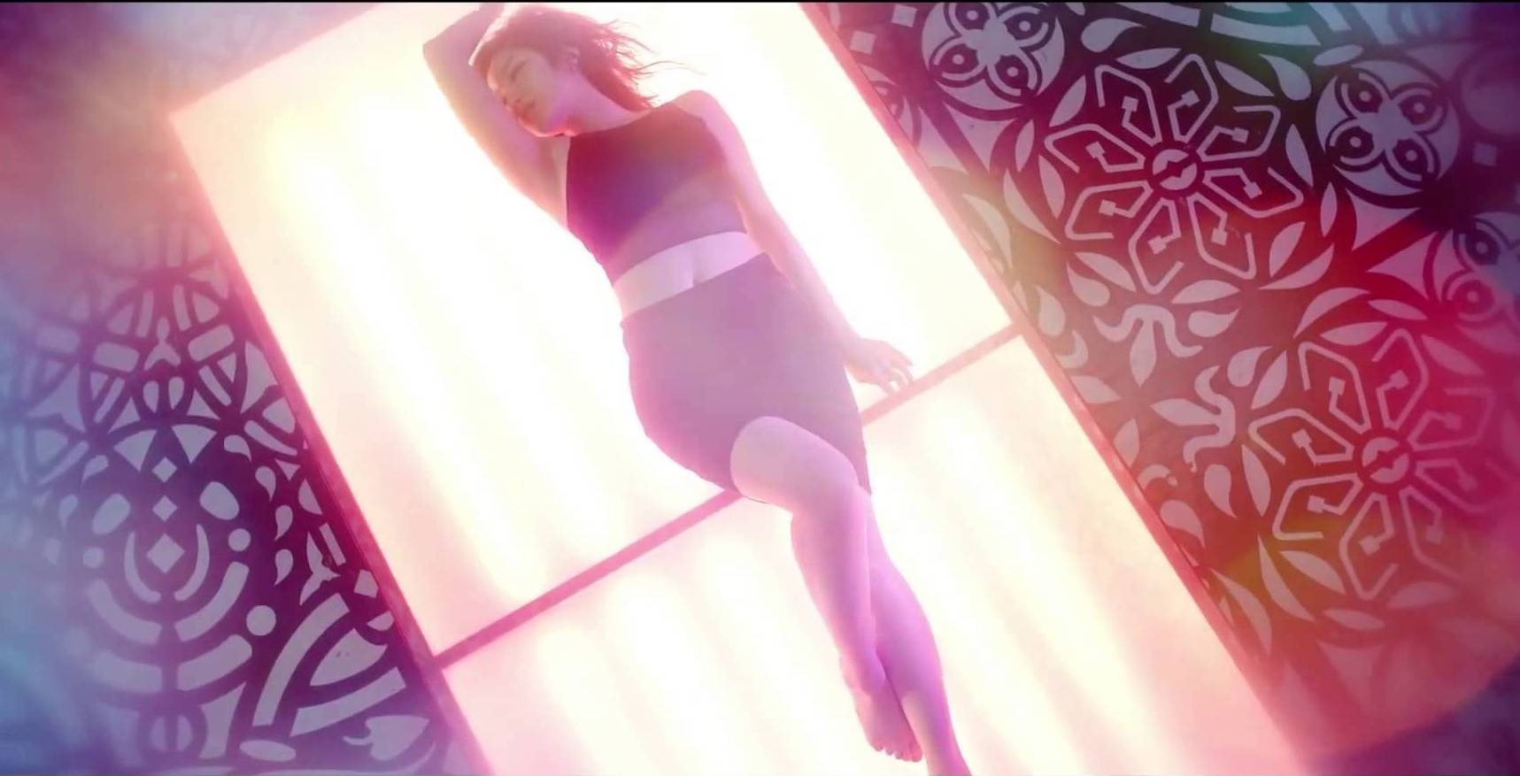 Một số phục trang mà Hyosung diện trong MV. Ảnh: onehallyu