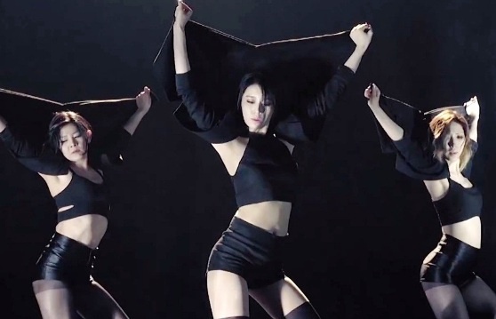 Em ut T-ara lac hong dieu nghe trong MV moi ra lo hinh anh