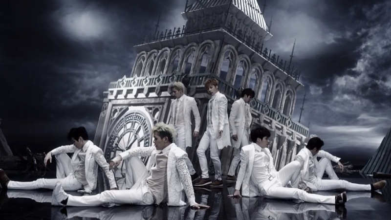 INFINITE hóa thân thành Romeo trong thế giới viễn tưởng. Ảnh: soompi