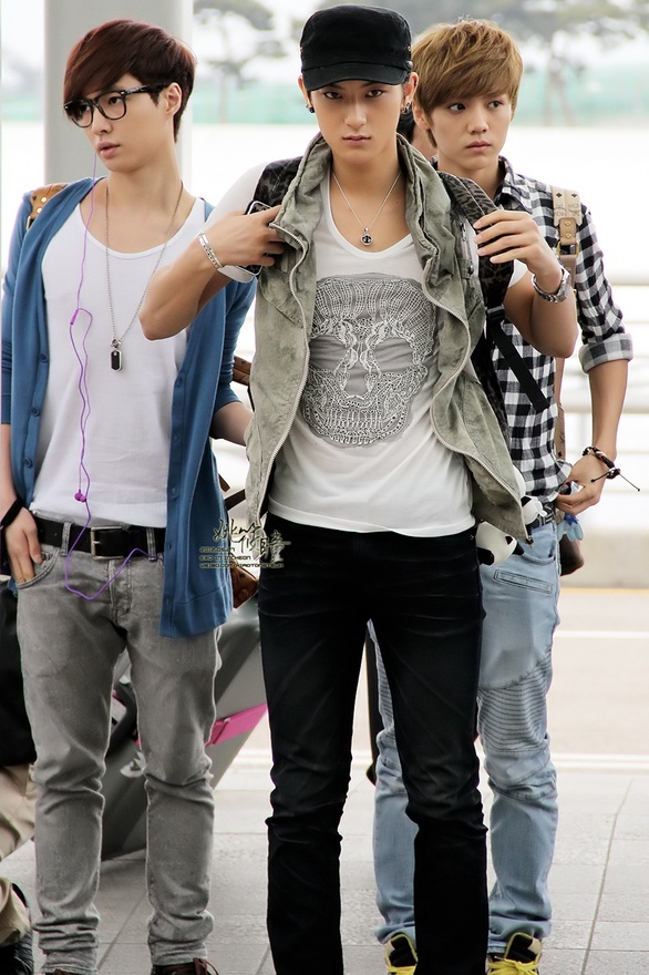 Ba thành viên người Trung, Lay, Tao và Luhan vẫn ở lại cùng EXO. Ảnh: kpopjacco