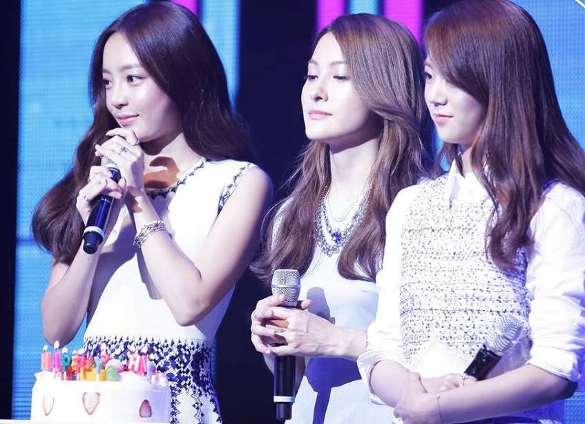 Đây là lần xuất hiện chính thức trước công chúng của đội hình KARA 3 người. Ảnh: gyuleestar