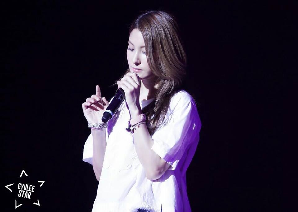 Gyuri xinh xắn trên sân khấu fan meeting. Ảnh: gyuleestar