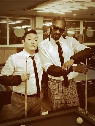 Psy hợp tác cùng rapper nổi tiếng người Mỹ Snoop Dogg. Ảnh: twitter