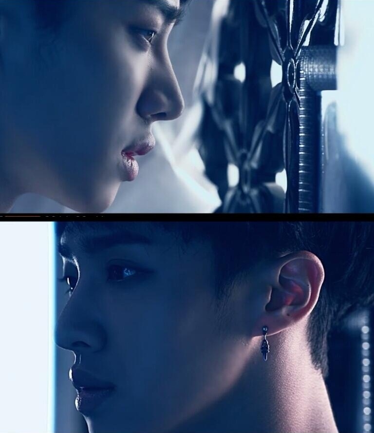 Kikwang nhìn trộm người đẹp mặc sườn xám. Ảnh: twitter