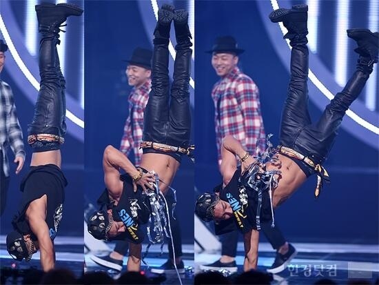 Anh trồng cây chuối ăn mừng sau khi giành cúp. Ảnh: twitter