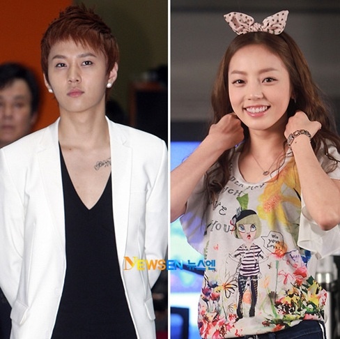 Junhyung (BEAST) và Hara (KARA) từng một thời là cặp “trai tài gái sắc” của làng nhạc Kpop, trước khi đường ai nấy đi vào năm 2013. Ngày 28/6/2011, Dispatch công khai loạt ảnh cả hai đi uống cafe, tay trong tay dạo quanh khu gần nhà Junhyung. Trước bằng chứng xác thực, 2 công ty quản lý đồng thời xác nhận họ đã tìm hiểu nhau được 1 tháng. Ảnh: newsen