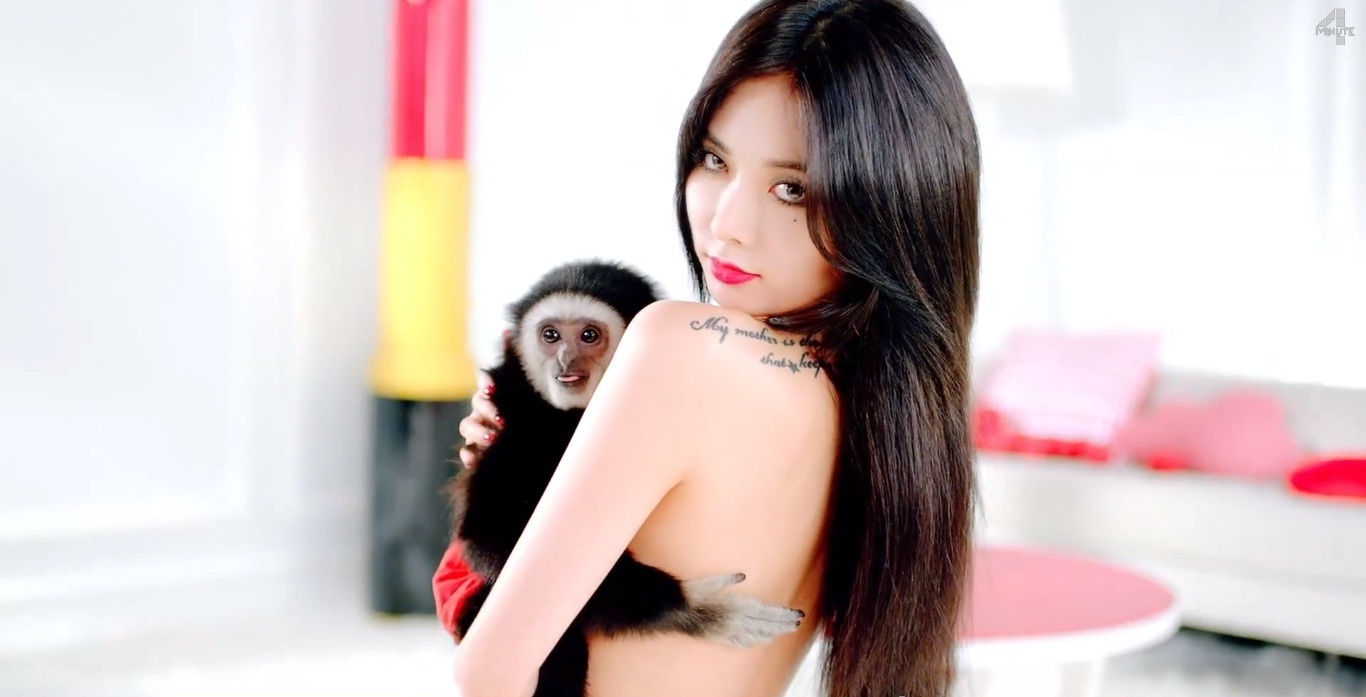 HyunA bán nude trong đoạn teaser.