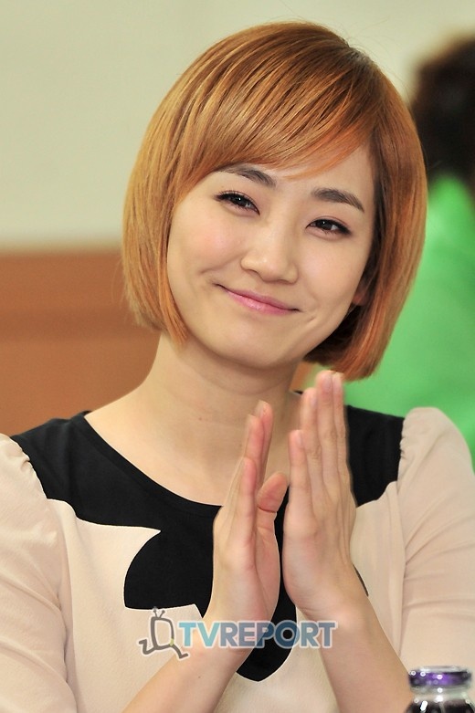 Yenny (Hatfelt) sở hữu vẻ đẹp dịu dàng khi hoạt động cùng nhóm Wonder Girls. Ảnh