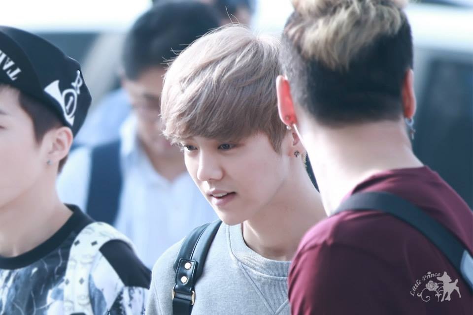 Luhan điển trai tại sân bay Incheon sang Changsha ngày 27/7. Ảnh