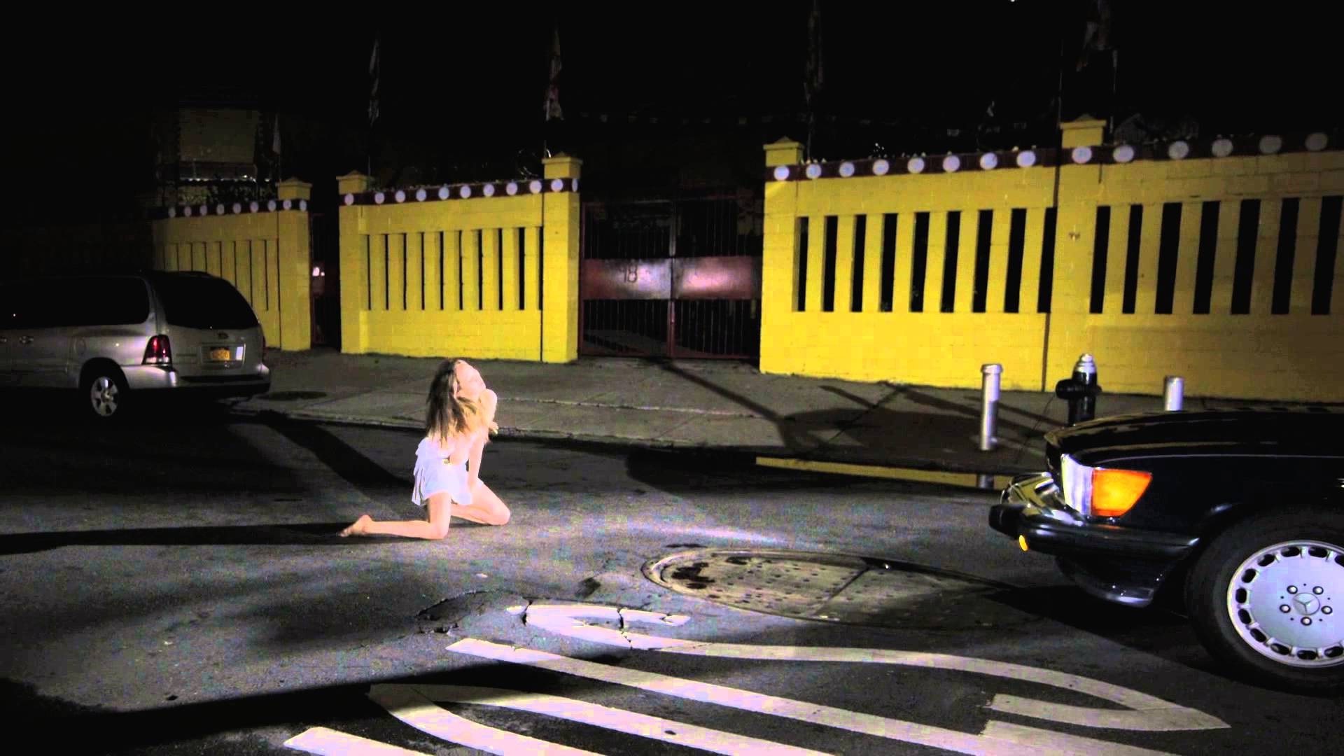 Đoạn dance break trước ô tô của Ha:tfelt khá ấn tượng. Ảnh: wordpress