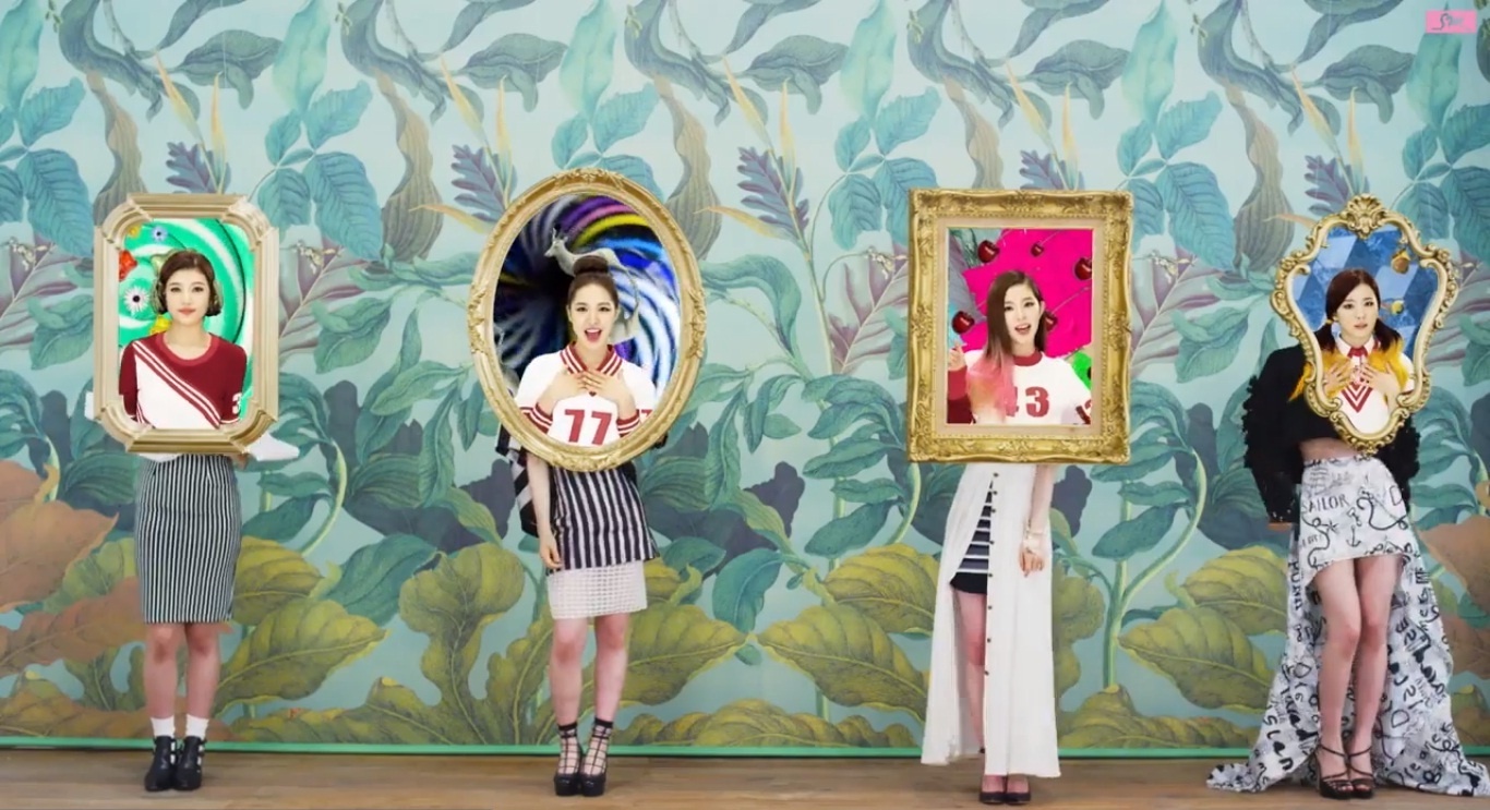 Video sử dụng nhiều kỹ xảo và màu sắc nổi bật.