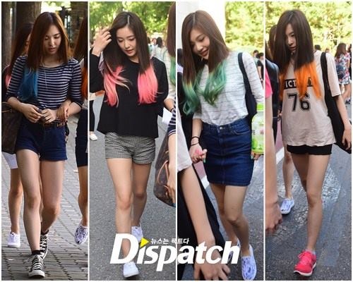 Tân binh Red Velvet trên đường đến trường quay ghi hình Music Bank chiều 1/8. Ảnh: dispatch