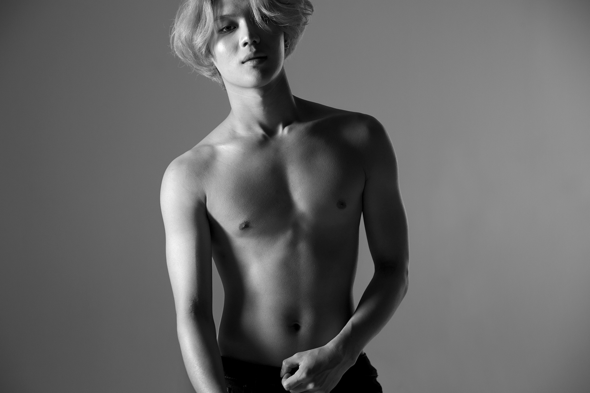 Taemin là người đầu tiên trong SHINee phát hành album cá nhân.