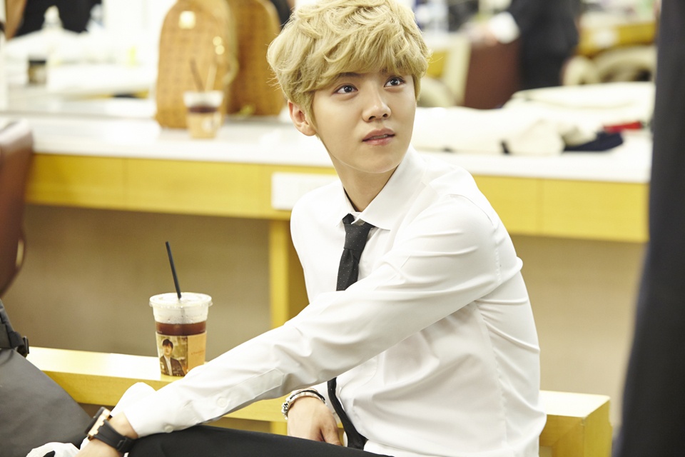 Luhan vừa đạt kỷ lục Guiness về số lượt bình luận trong một chia sẻ trên mạng xã hội Weibo.