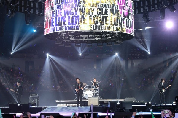 Can't Stop (KCON 2014) - CNBLUE hinh anh
