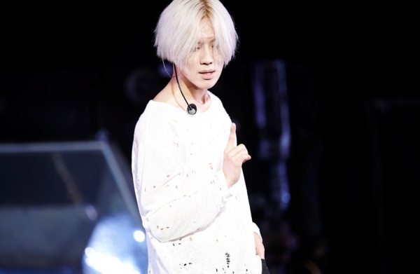 Taemin (SHINee) xe ao dien sung ca khuc solo dau tay hinh anh