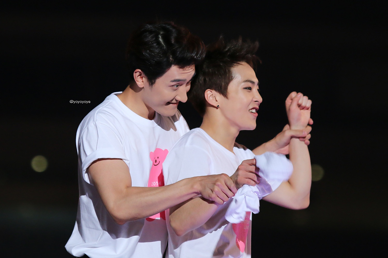 Xiumin EXO và Zhoumi Super Junior-M.