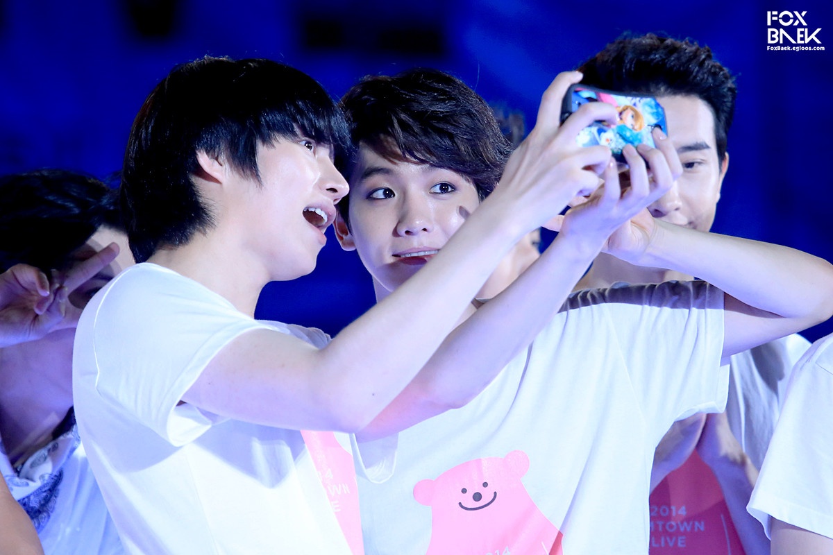 Heechul - Baekhyun cũng không chịu kém cạnh.