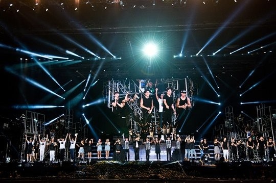 Đại gia đình YG hội ngộ trong concert chung hoành tráng. Ảnh: YG Ent
