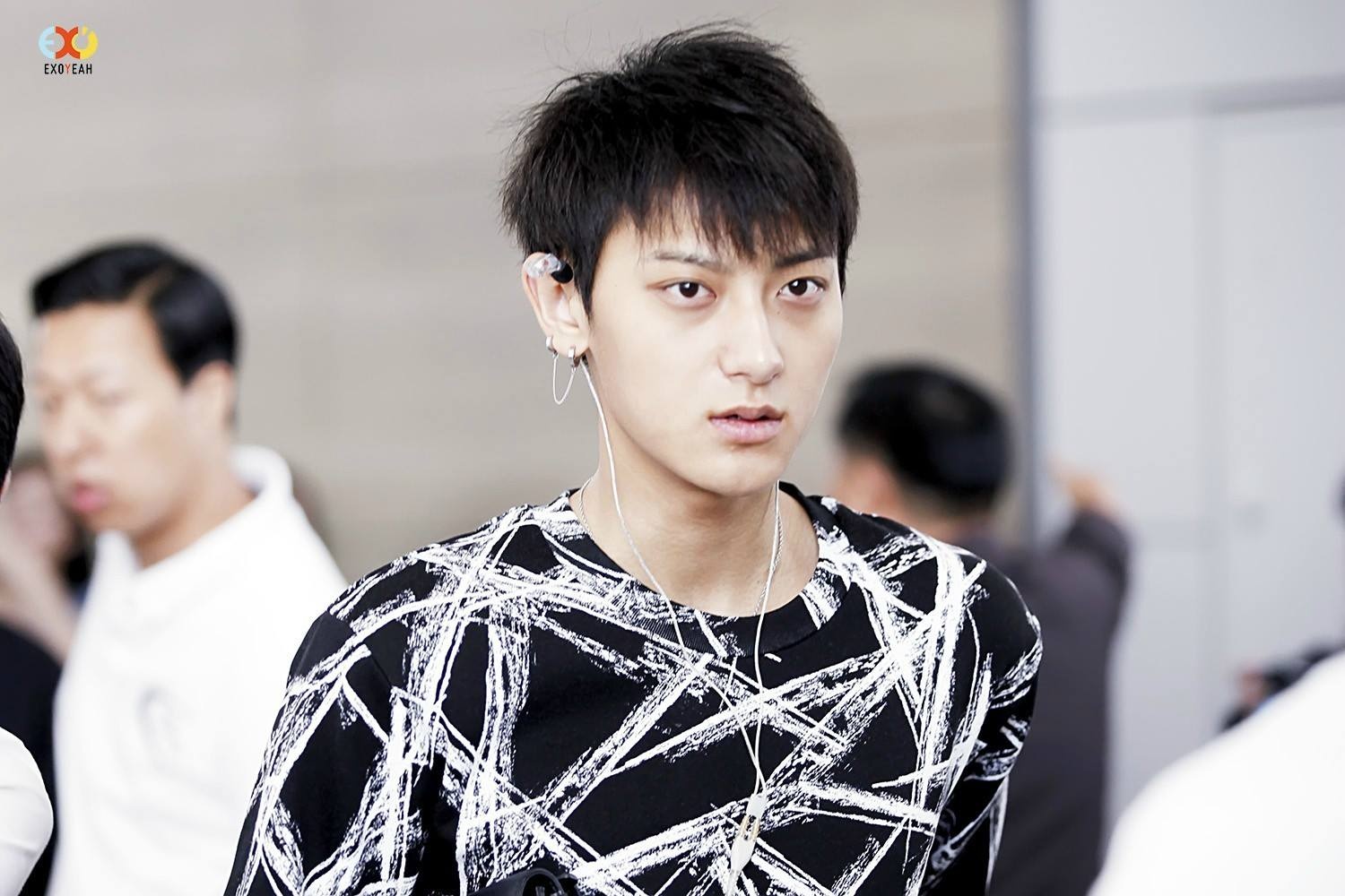 Thần tượng Hàn xuống sắc thấy rõ do phải liên tục chạy sô. 