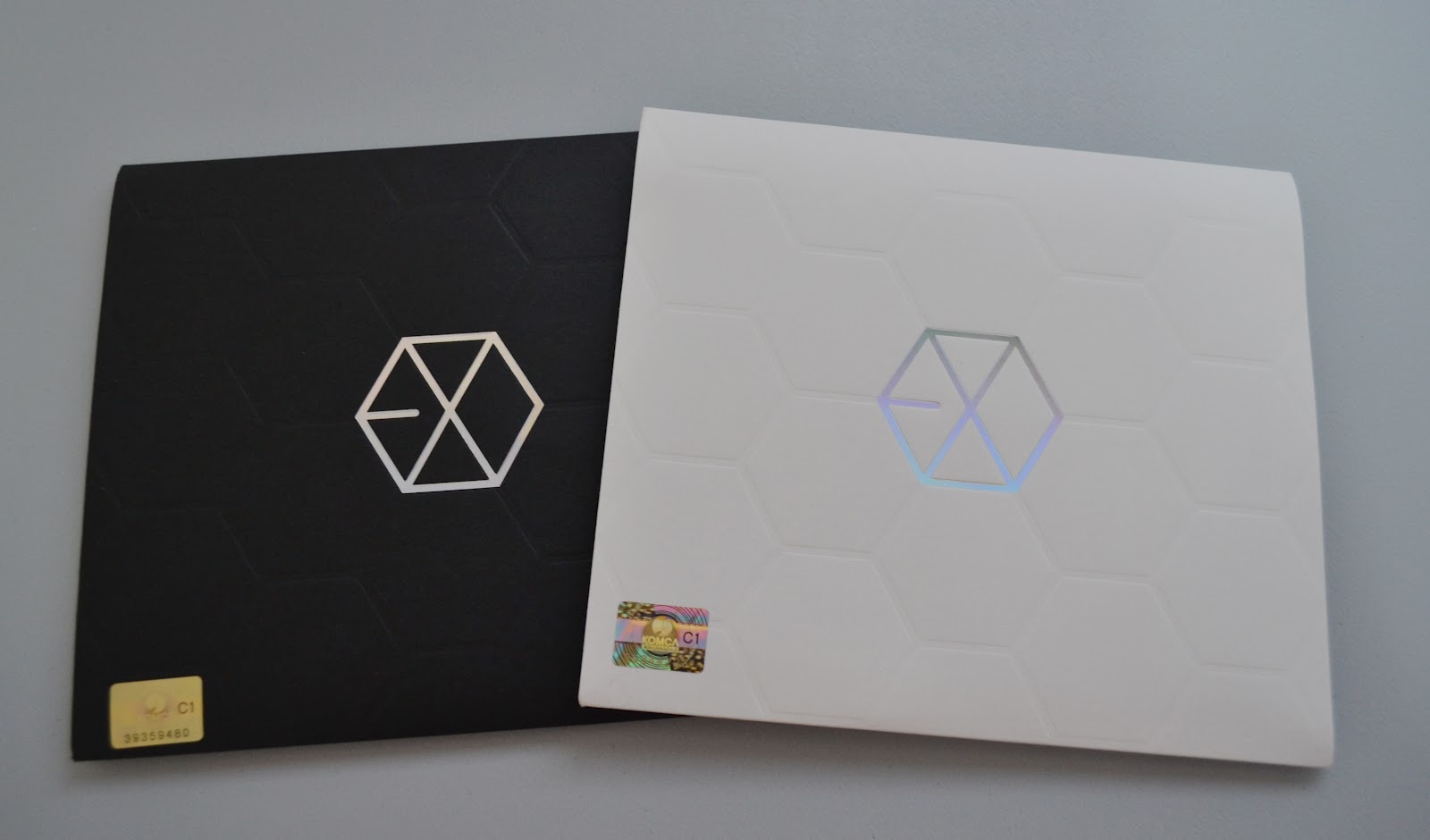 Mini album đầu tay MAMA của EXO.