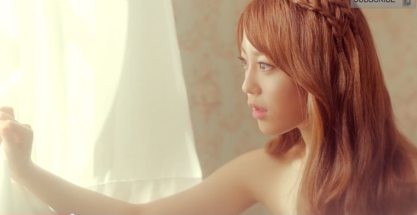 Thành viên mới bổ sung Youngji chứng tỏ vẻ đẹp quyến rũ không kém các đàn chị.