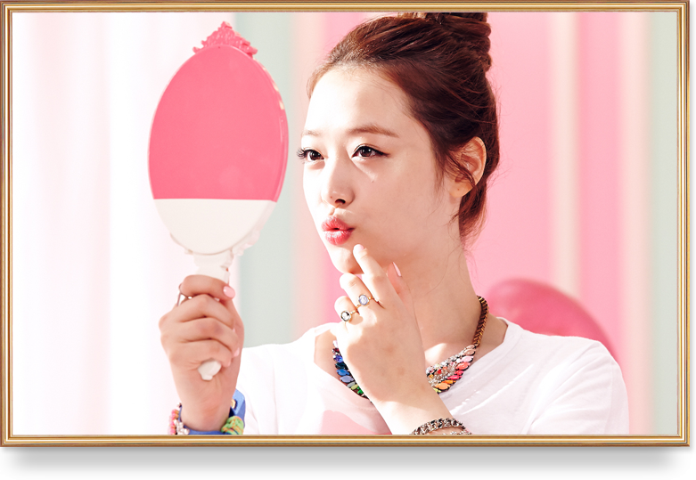 Sulli luôn được yêu mến nhờ vẻ đẹp tự nhiên, đáng yêu.