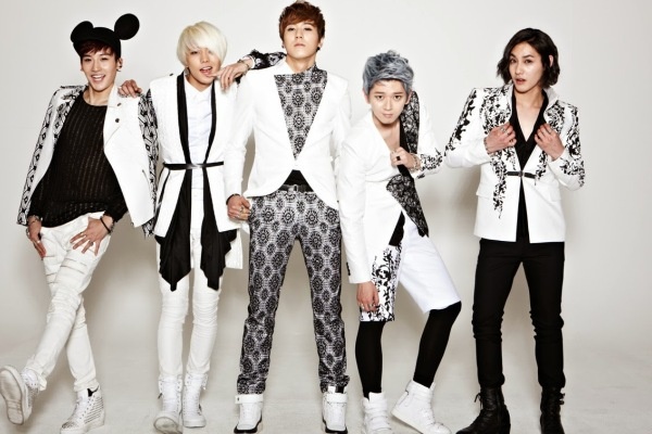 Boygroup cua Thanh Long tung MV vo thuat hinh anh