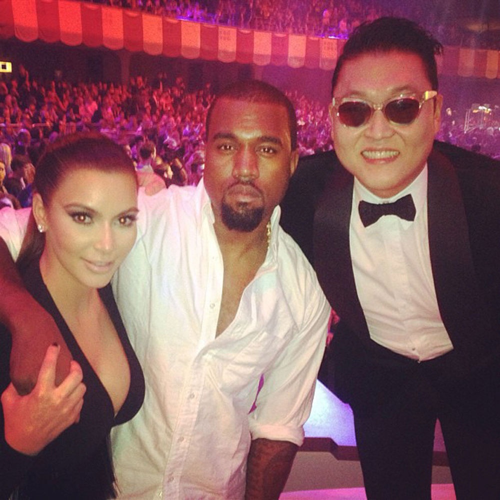 Psy bên vợ chồng Kim Kardashian - Kayne West.