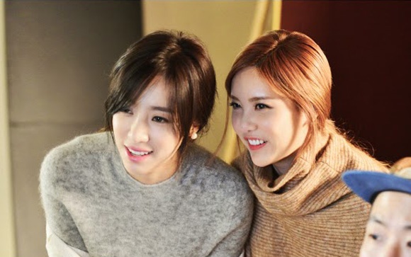 T-ara xinh tươi dù mặc đồ khá giản dị.