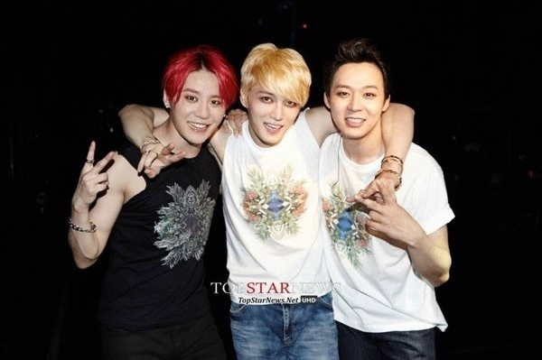 Fan Viet khong duoc di giay cao got xem concert JYJ hinh anh