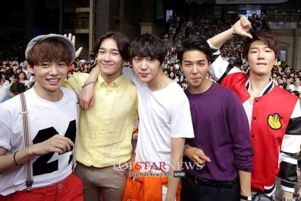 Tan binh WINNER bat ngo duoc Kwon Sang Woo ca ngoi hinh anh