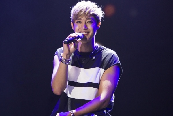 Bi to danh ban gai, concert Kim Hyun Joong van chay ve hinh anh